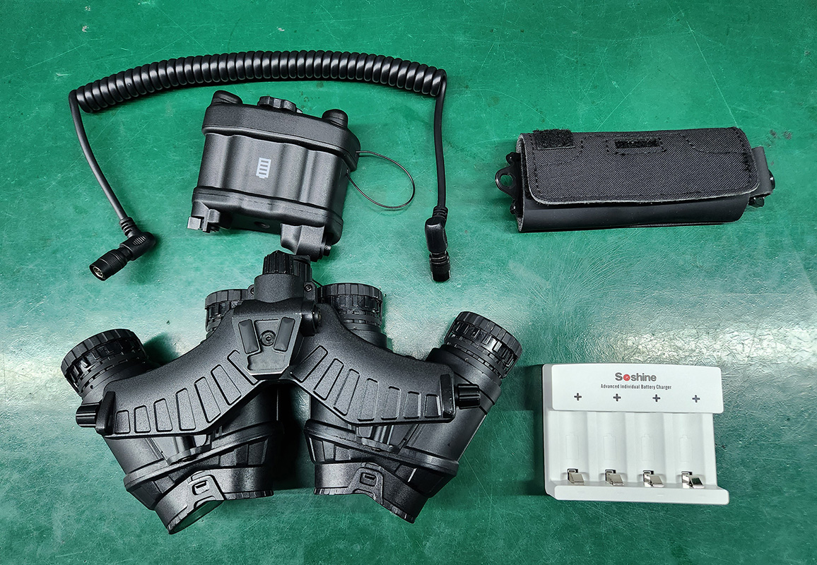 GPNVG18 avec contrepoids pour bloc-batterie et chargeur de batterie